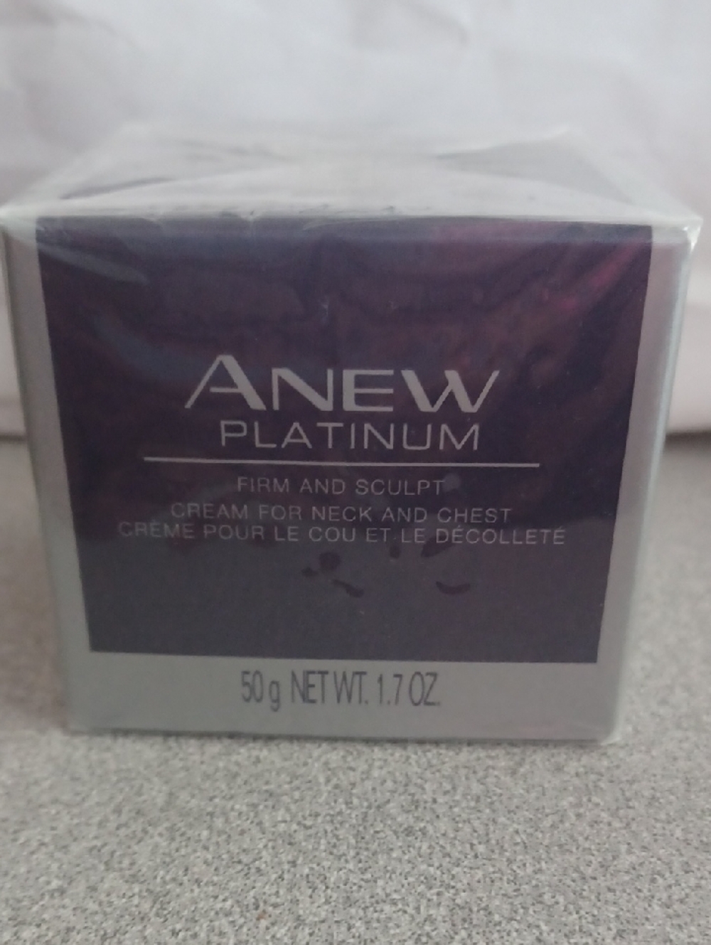 Anew Platinum Firm & Sculpt Neck and Chest Cream - Avon